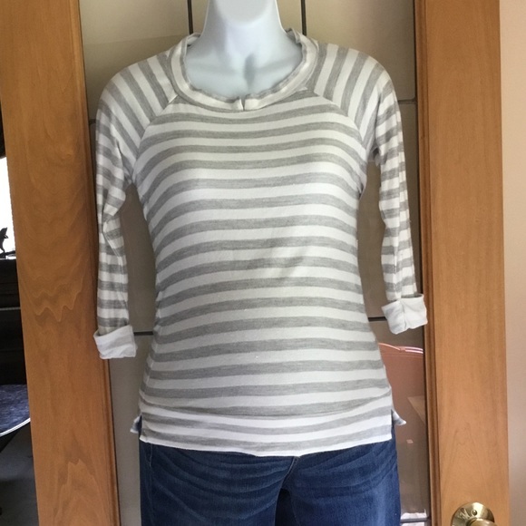 A Pea in the Pod maternity shirt - Picture 2 of 5